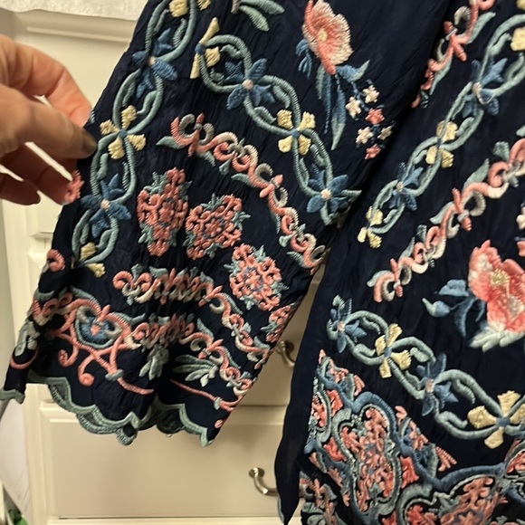 Johnny Was Lina tunic in blue, embroidered front and sleeves, XXS - Picture 3 of 12